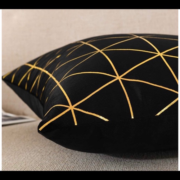 Gold and black decorative pillow covers (2) - Picture 5 of 7